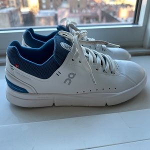 On Sneakers The Roger Advantage White/Blue